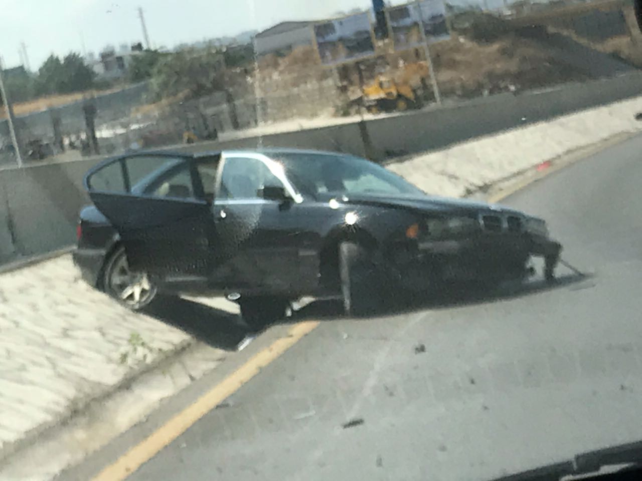 انقلاب سيارة على طريق الجية