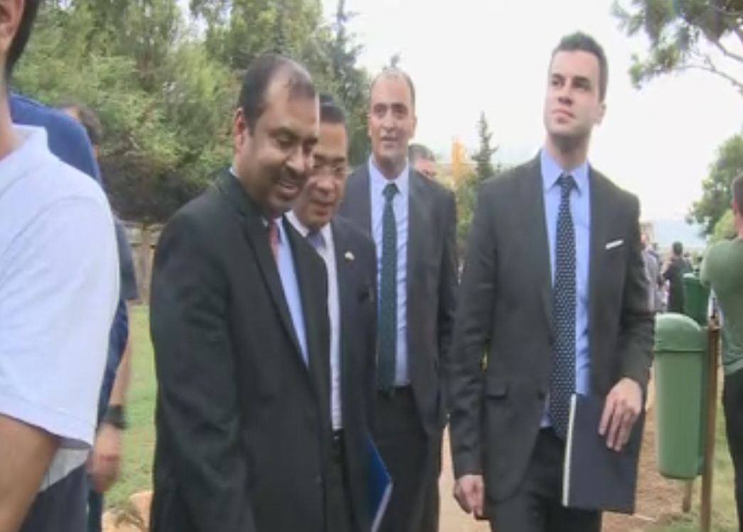 بعد تحدث اسرائيل عن وجود مواقع صاروخية بمحيط المطار...باسيل وسفراء على أرض الحدث