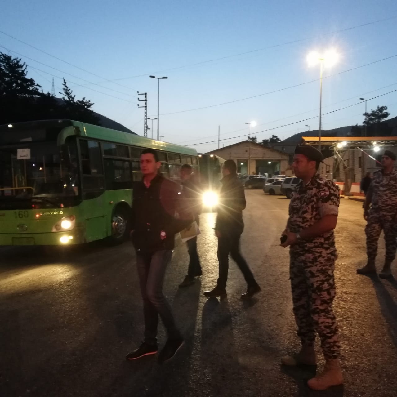  دفعة جديدة من النازحين السوريين تغادر لبنان 
