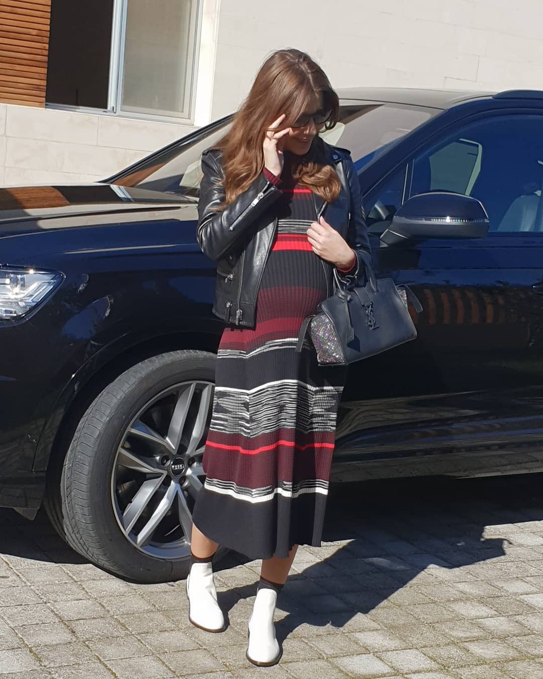 نانسي عجرم تستعرض حملها 