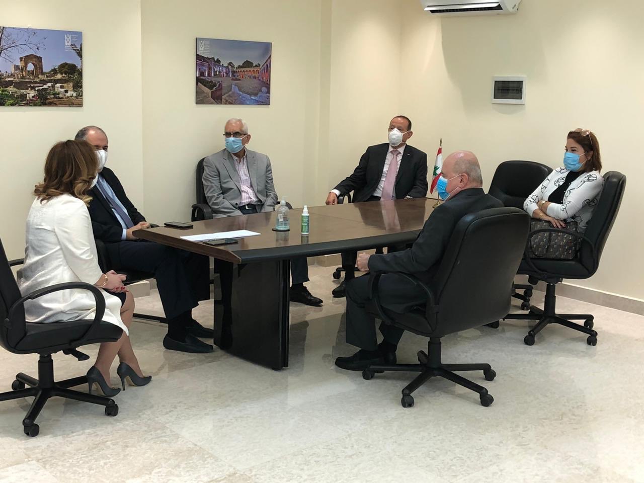 وفد من اللجنة الأولمبية زار وزارة الشباب الرياضة