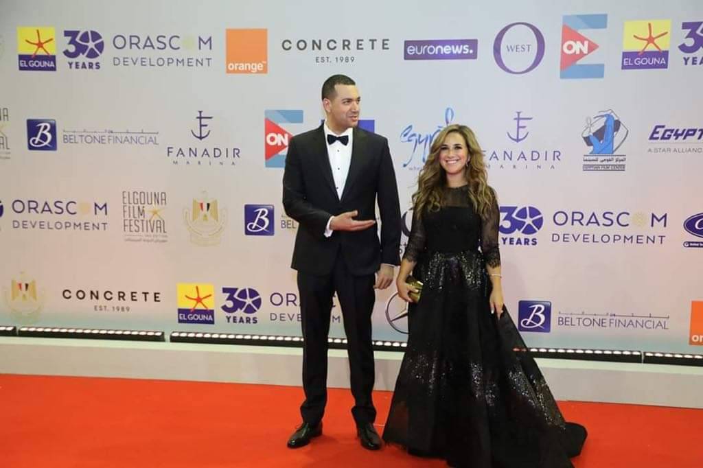 قبلات على السجادة الحمراء وعودة بعد انفصال في مهرجان الجونة.. حياة المشاهير العاطفية تحت الأضواء!