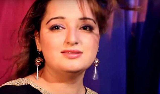 صورة للمغنية والممثلة الباكستانيةريشما 