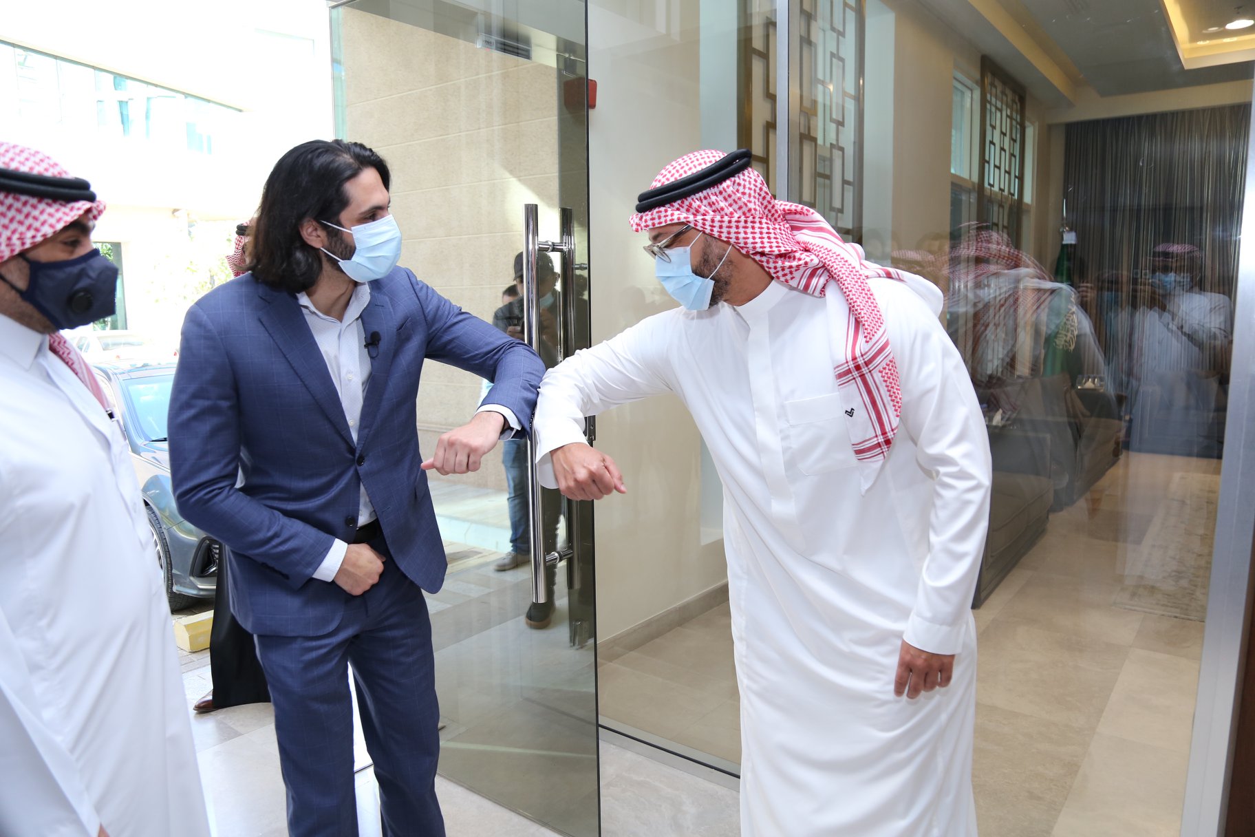 منصور الشهيل مصارع الـWWE يزور الهيئة العامة للترفيه في الرياض  