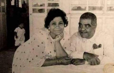 ظهور شبيهة شيرين عبد الوهاب في صورة عمرها عشرات السنوات