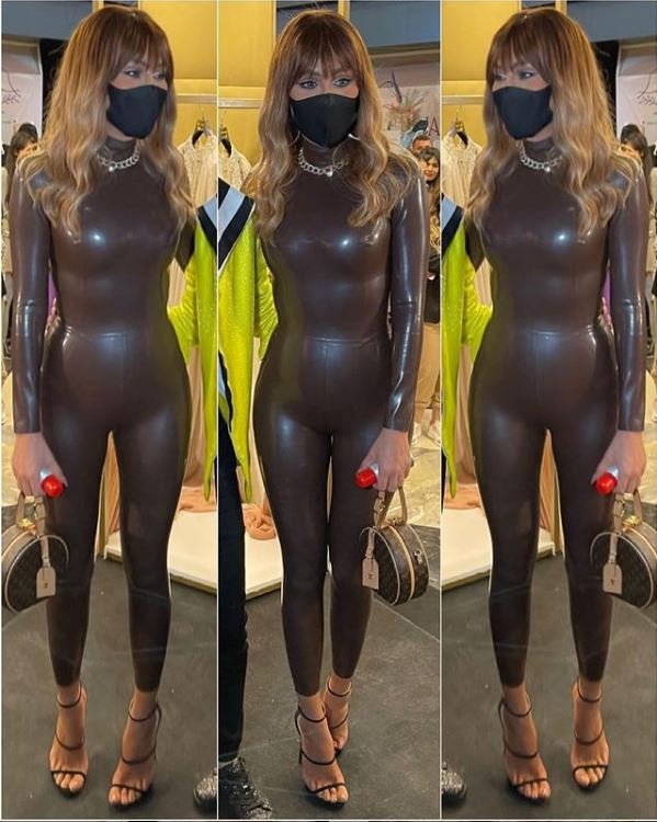 مايا دياب وجامبسوت الـ Latex... أظهر منحنيات جسدها وعرّضها للانتقادات 