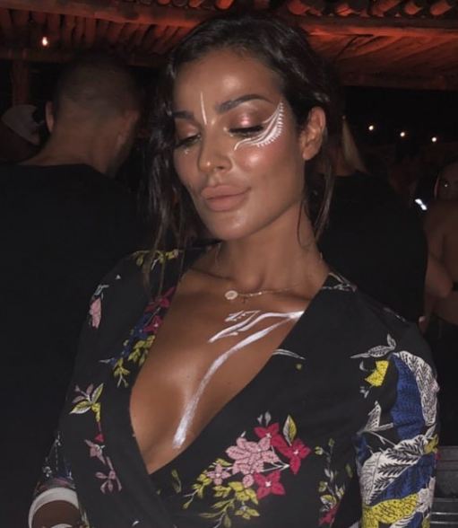 نادين نسيب نجيم بمكياج غريب