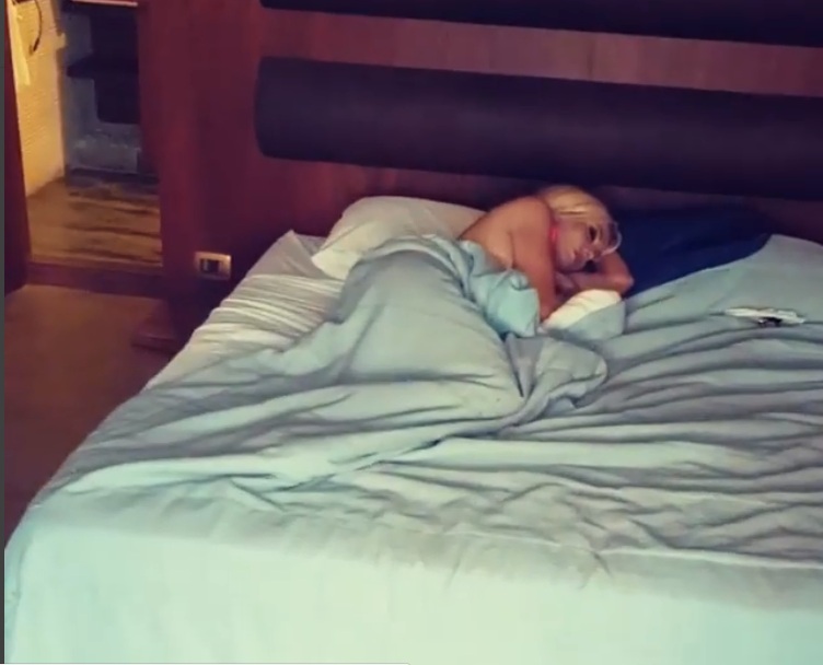 ميريام كلينك في الفراش