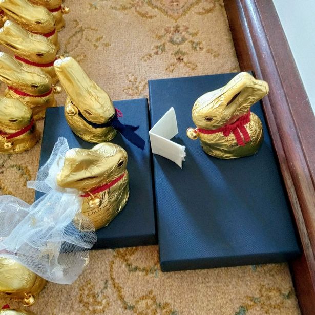 حبيبان أقاما حفل زفاف بديل لأرانب الشوكولاته