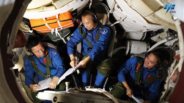 Lebanon News - عودة ثلاثة رواد فضاء صينيين الى الأرض من محطة تيانغونغ الفضائية