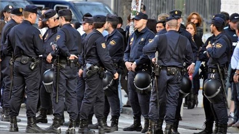 Spanish police arrest woman accused of recruiting girls for Islamic