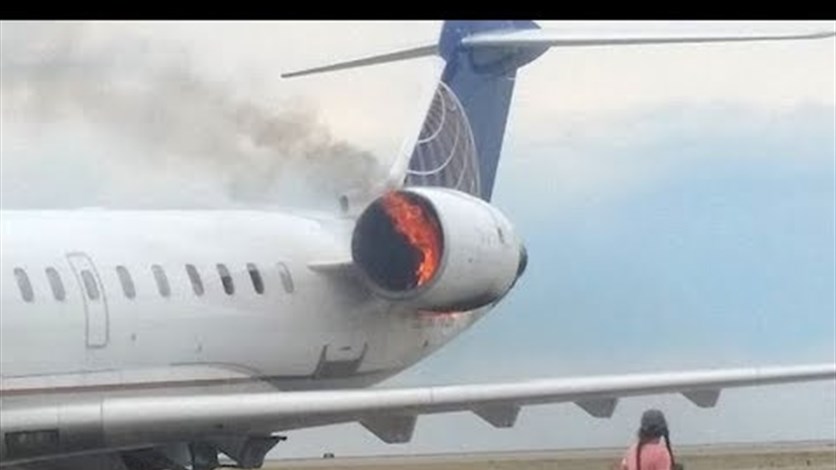 بالصور - طائرة تحترق... والركاب في حالة من الهلع!