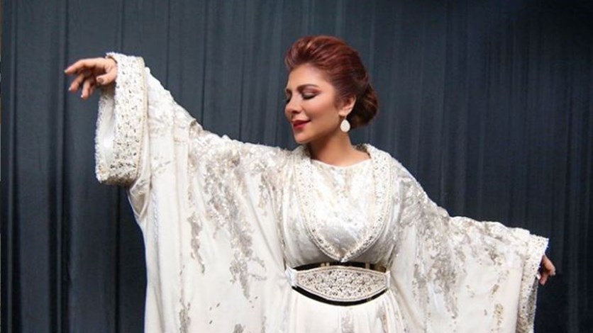 الأمير السعودي عبدالرحمن بن مساعد يقب ل رأس أصالة وكيف عل قا على الفيديو Lebanon News