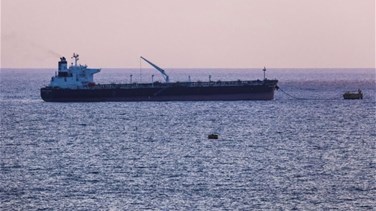 الأسطول الإيراني يحبط هجوما لقراصنة على ناقلة نفط في خليج عدن