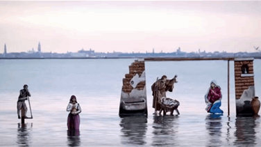 Nativity scene floats on Venice lagoon