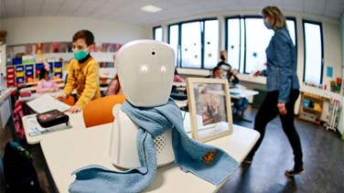 Avatar robot goes to school for ill German boy-[PHOTOS]