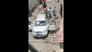شاهد من رويترز: إصابة المتحدث بإسم حكومة الصومال في تفجير في...