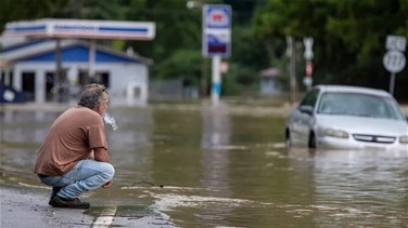 تكثيف العمليات لإنقاذ ضحايا فيضانات كنتاكي وارتفاع الحصيلة إلى...