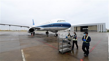 الصين تخفف العقوبات المرتبطة برصد حالات كوفيد خلال رحلات الطيران