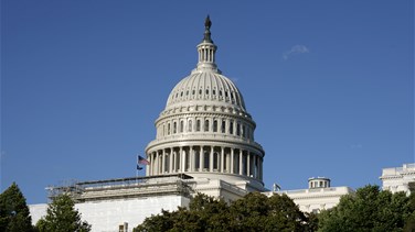 الكونغرس الأميركي يقر خطة بايدن الضخمة للمناخ والصحة