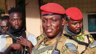 الكابتن ابراهيم تراوريه يتولى رسمياً منصب رئيس بوركينا فاسو