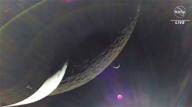Related News - بعد اقترابها الشديد من القمر... كبسولة أوريون تبدأ عودتها إلى الأرض (فيديو)