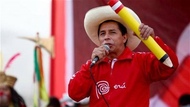 برلمان البيرو يوافق على عزل الرئيس كاستيو
