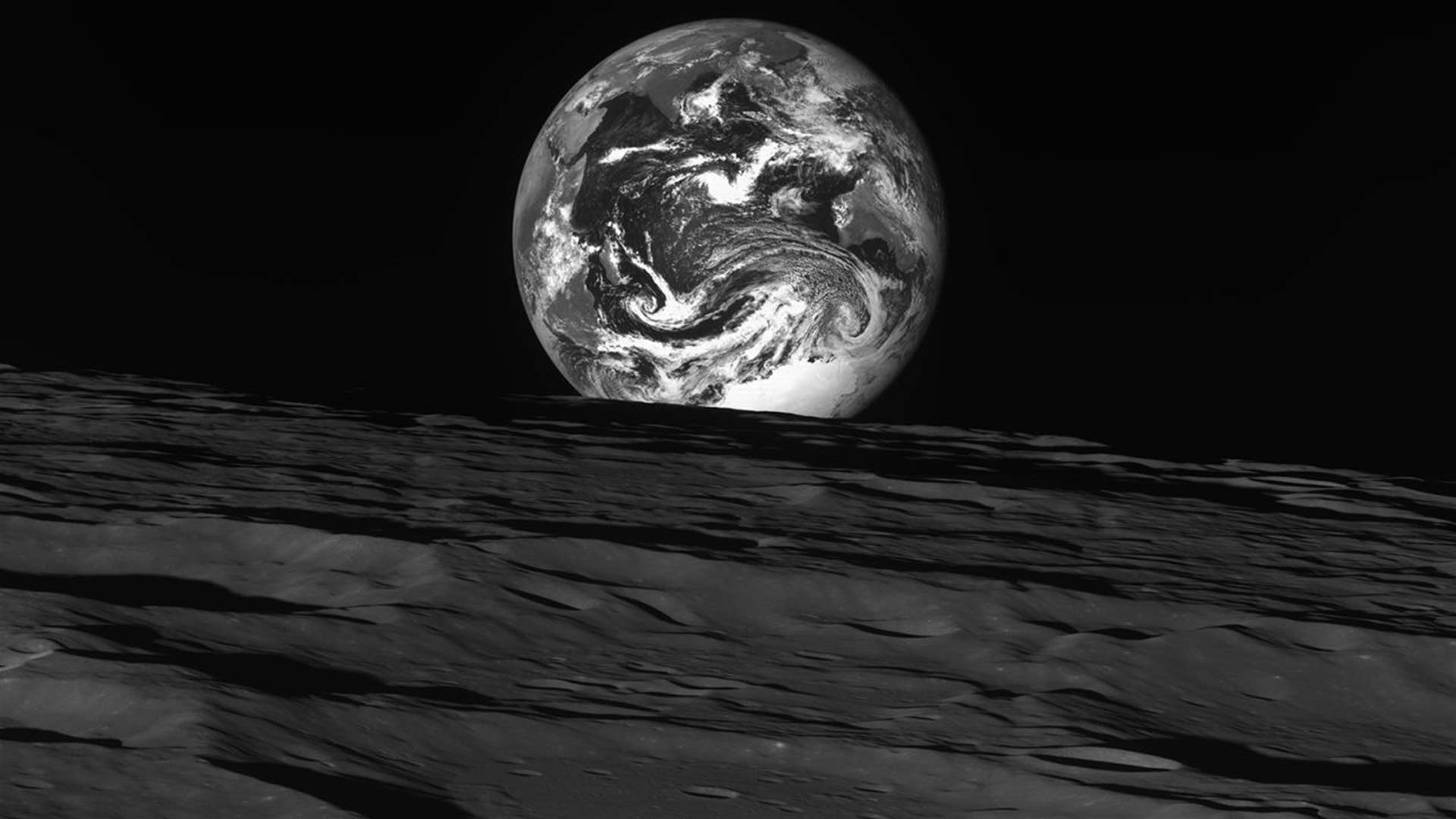أول مسبار قمري كوري جنوبي يلتقط صورًا مذهلة للأرض والقمر