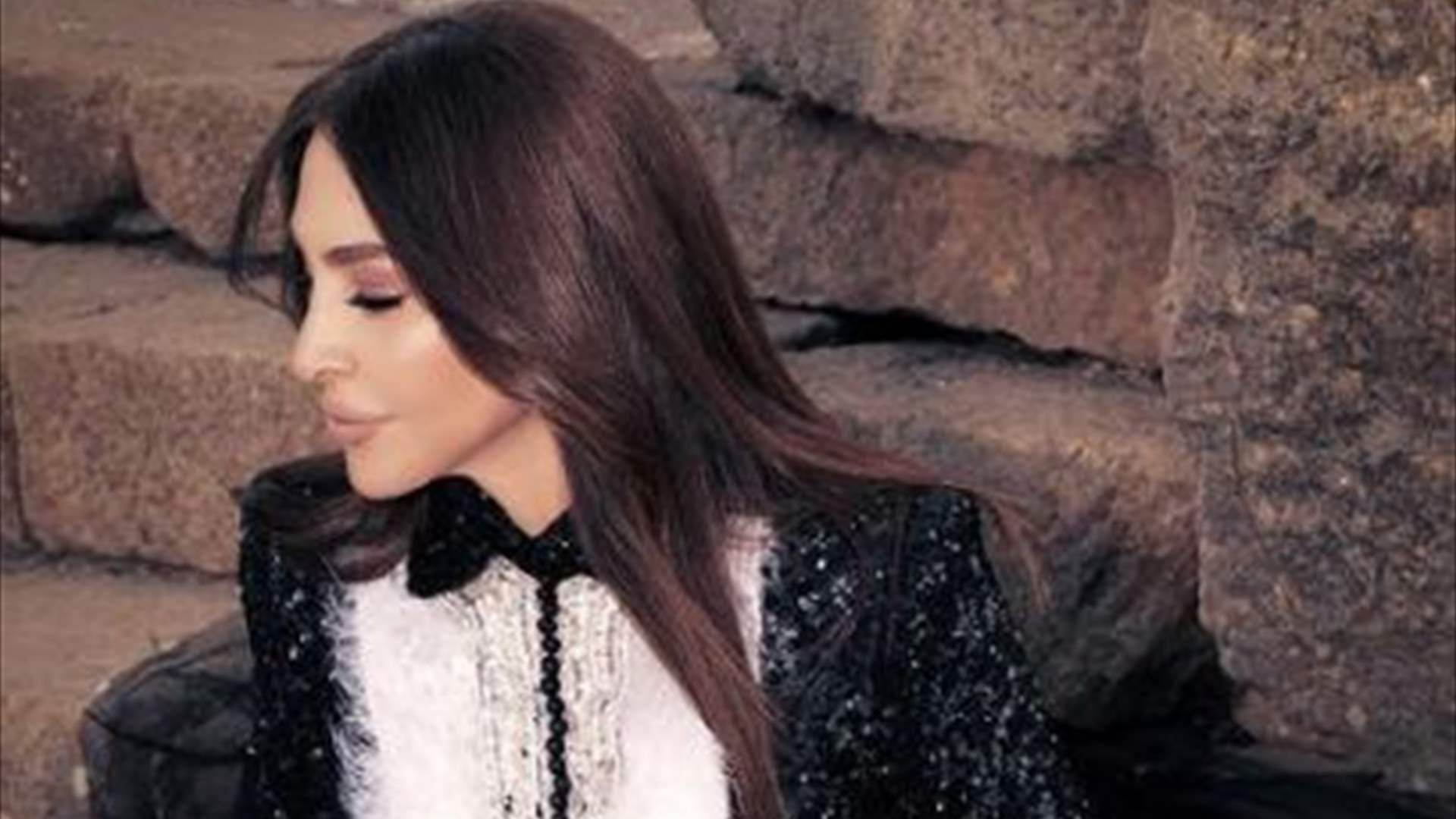 رسالة من إليسا إلى محبّيها من أميركا... كيف طمأنت الجميع على حالتها الصحيّة؟