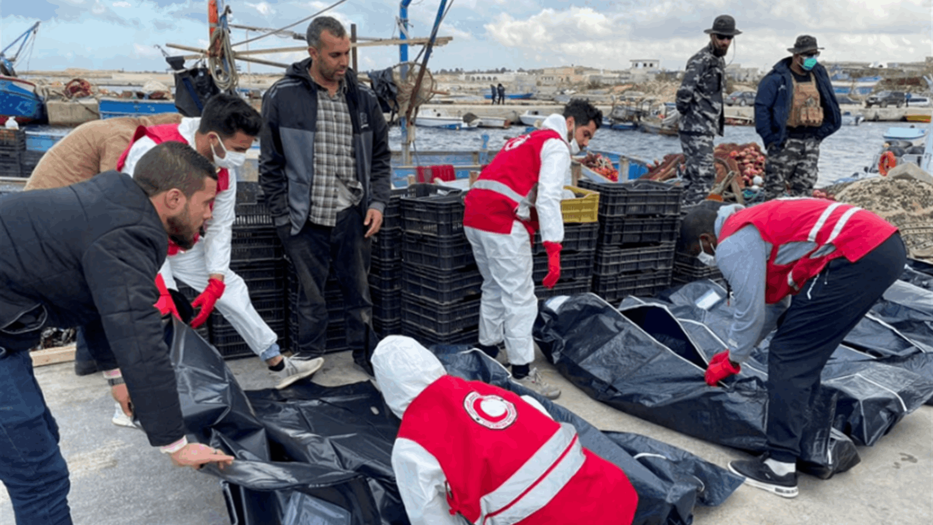 Migrant wreck off Libya kills eight with scores rescued, Red Crescent says