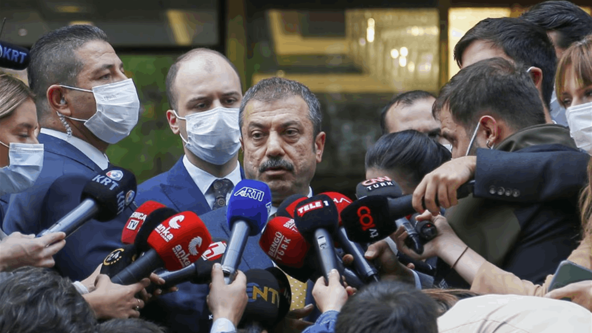 Turkey's central bank sticks to forecast for inflation plunge