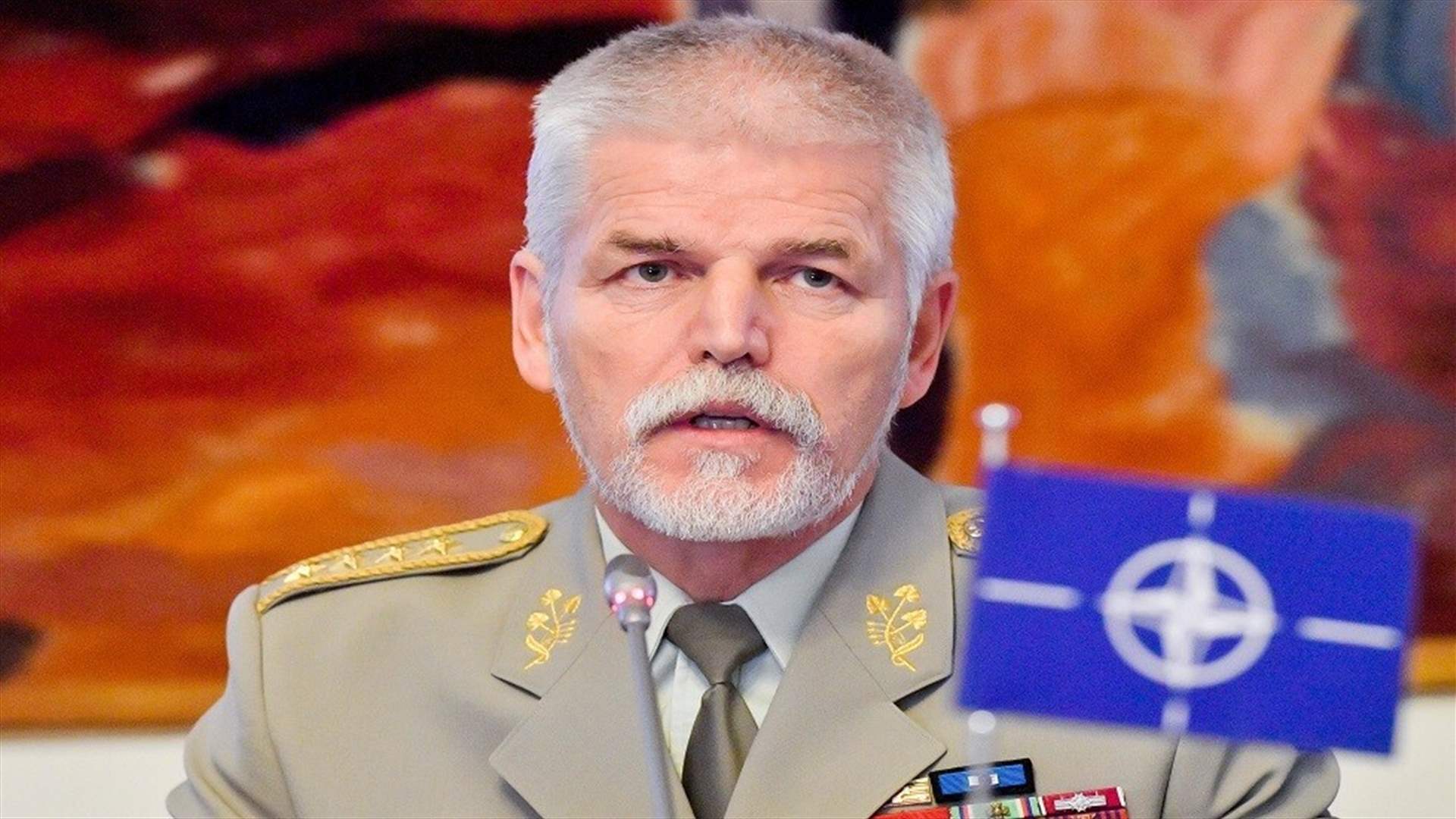 فوز الجنرال المتقاعد بيتر بافيل بالرئاسة التشيكية بعد فرز 80 بالمئة من الأصوات
