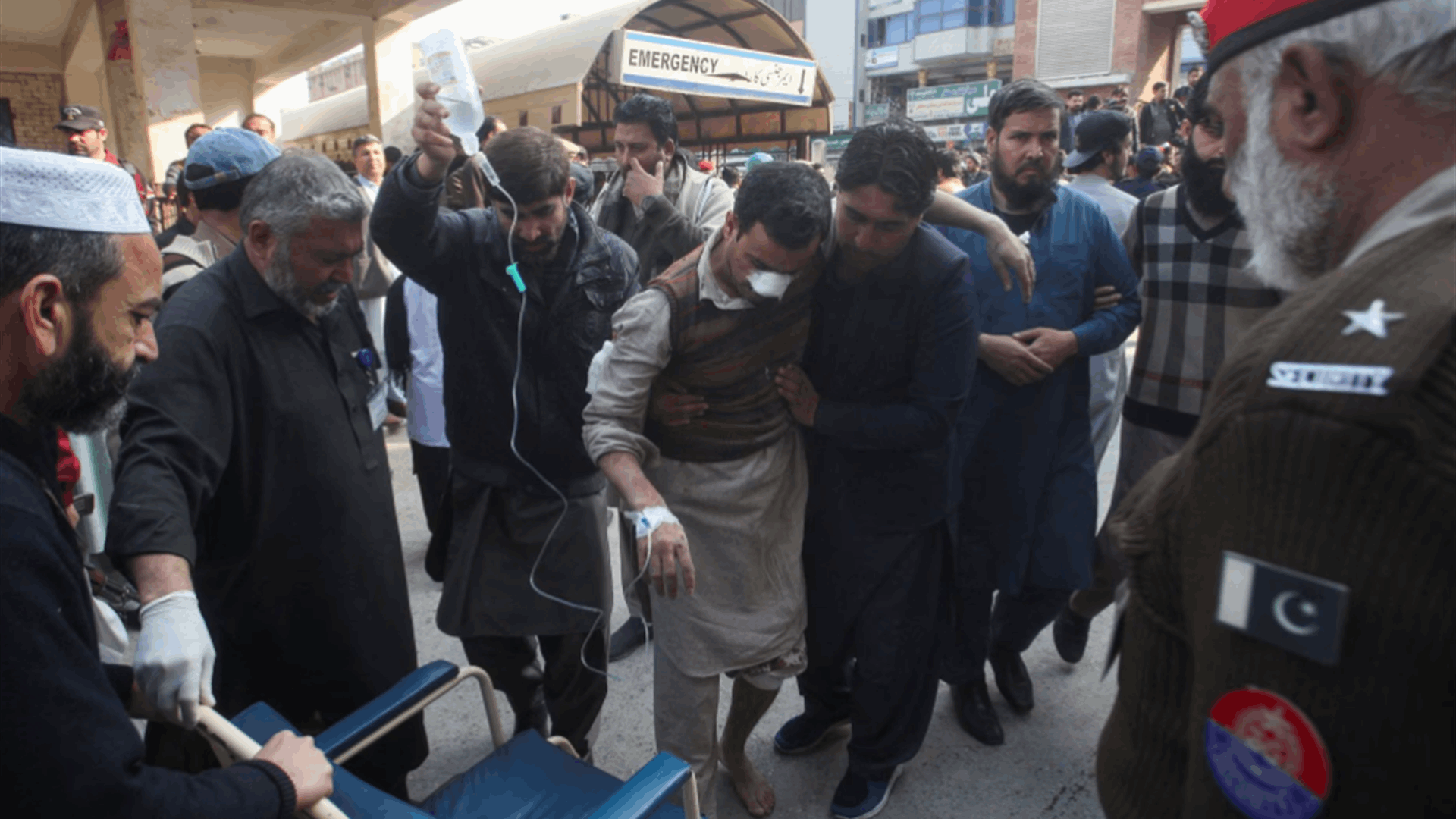 Suicide bombing at mosque in Pakistan kills 32, targeted police