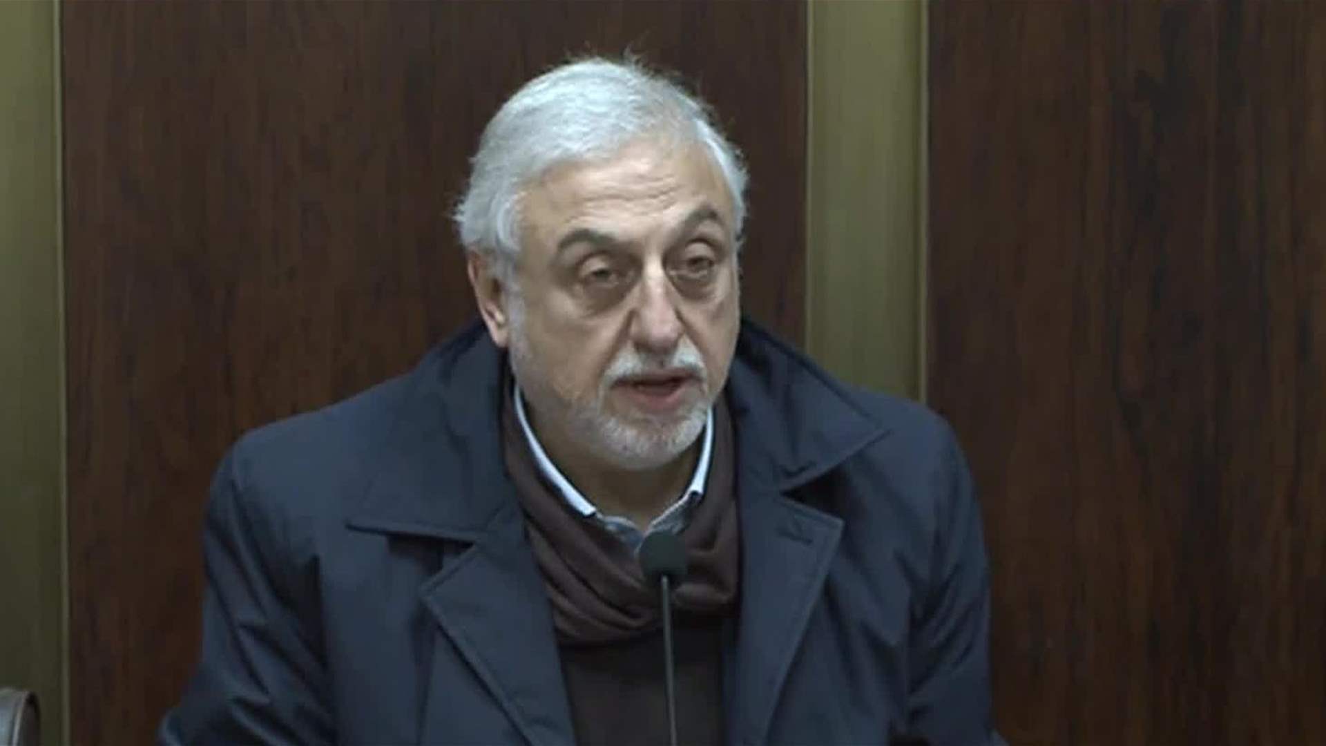 التباين بين وزير الدفاع وقائد الجيش... تكليف الصمد التواصل مع عون للاستماع الى موقفه