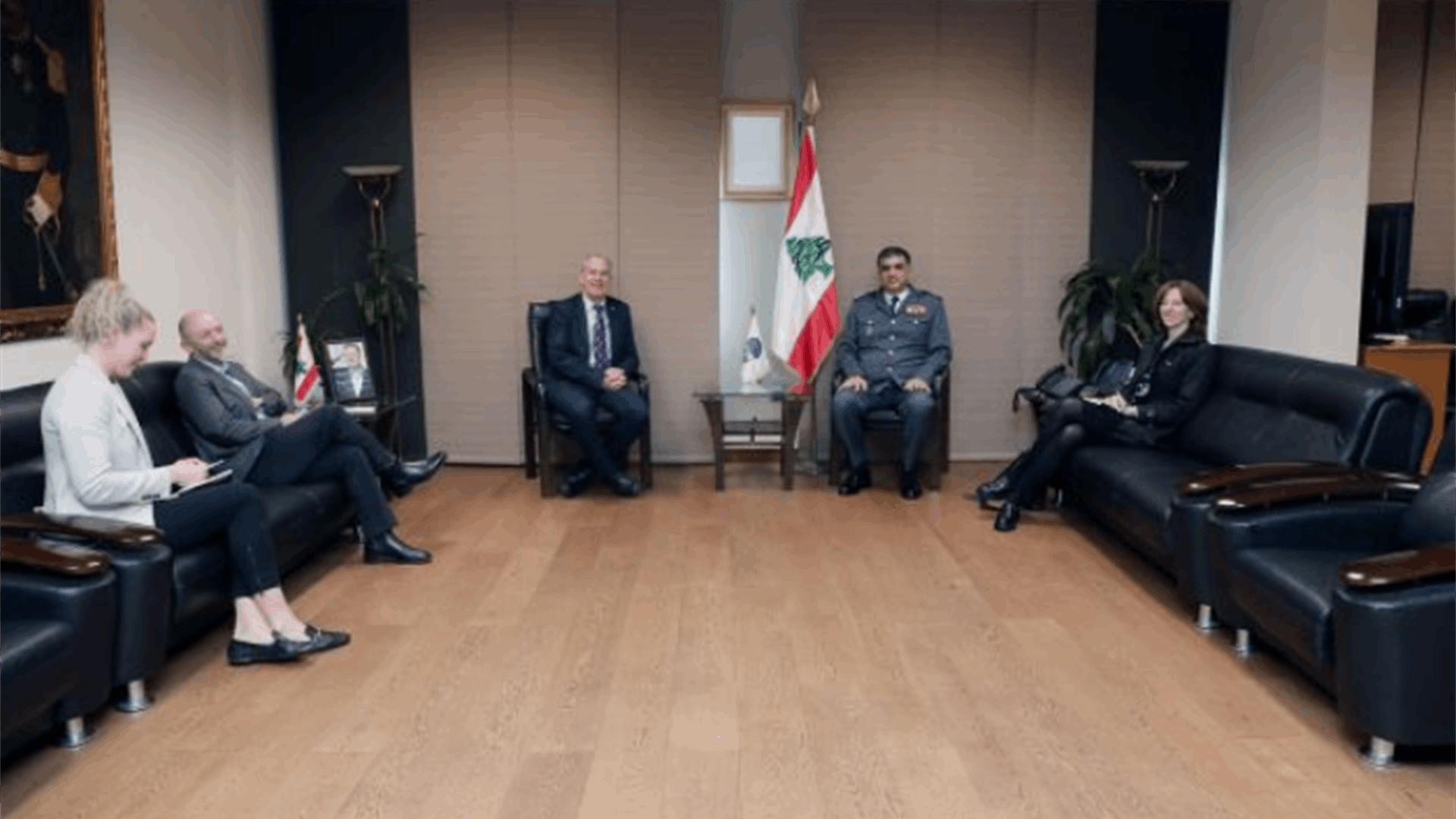 عثمان عرض مع سفيري استراليا وتشيكيا الاوضاع وتعزيز التعاون