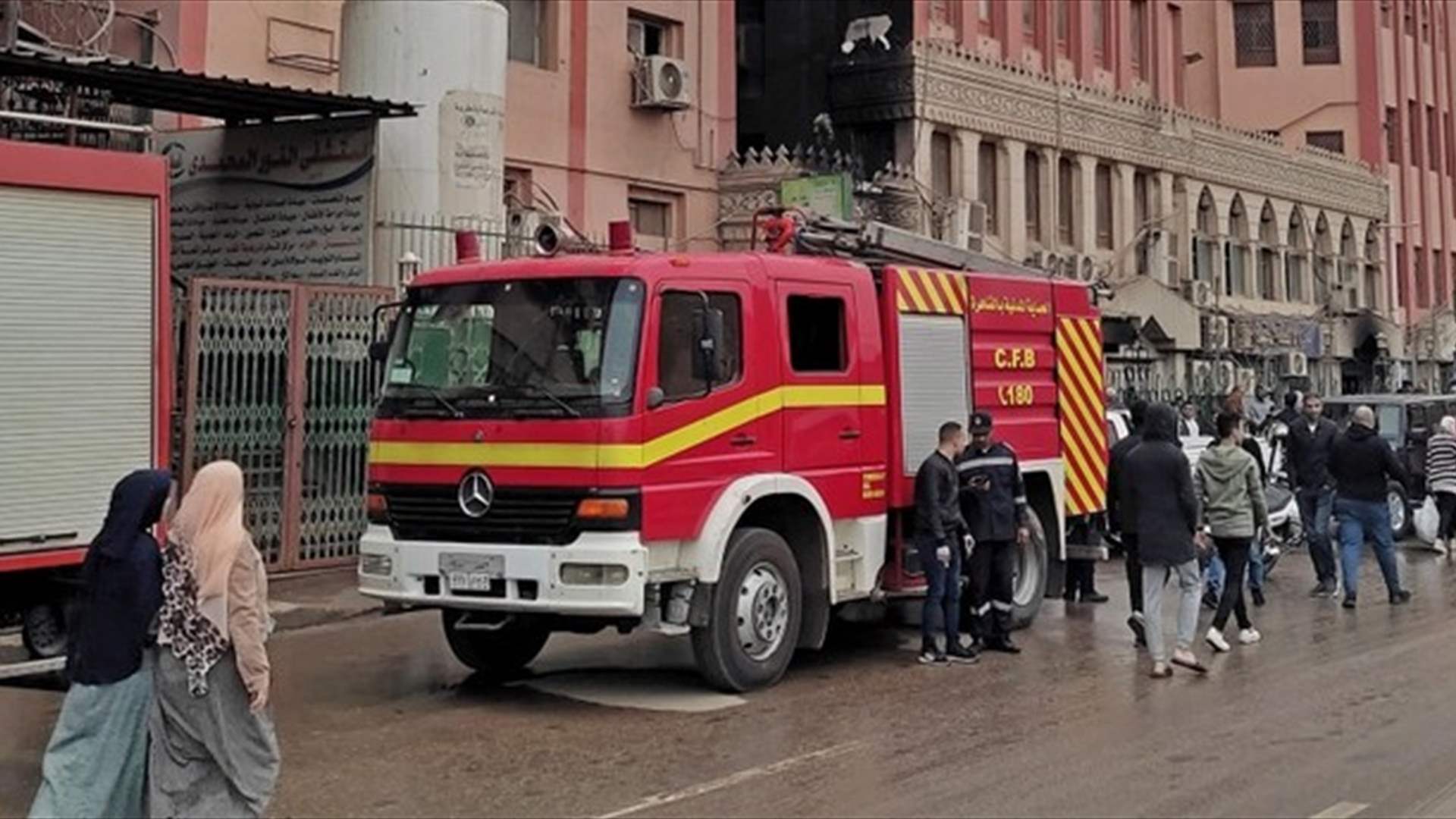 مصرع ثلاثة اشخاص في حريق بمستشفى في القاهرة
