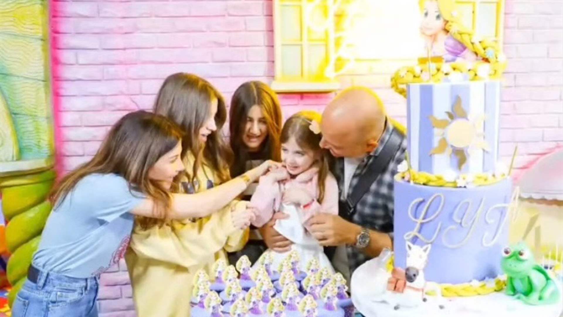 نانسي عجرم تحتفل بعيد ميلاد ابنتها &quot;ليا&quot; مع العائلة (فيديو)