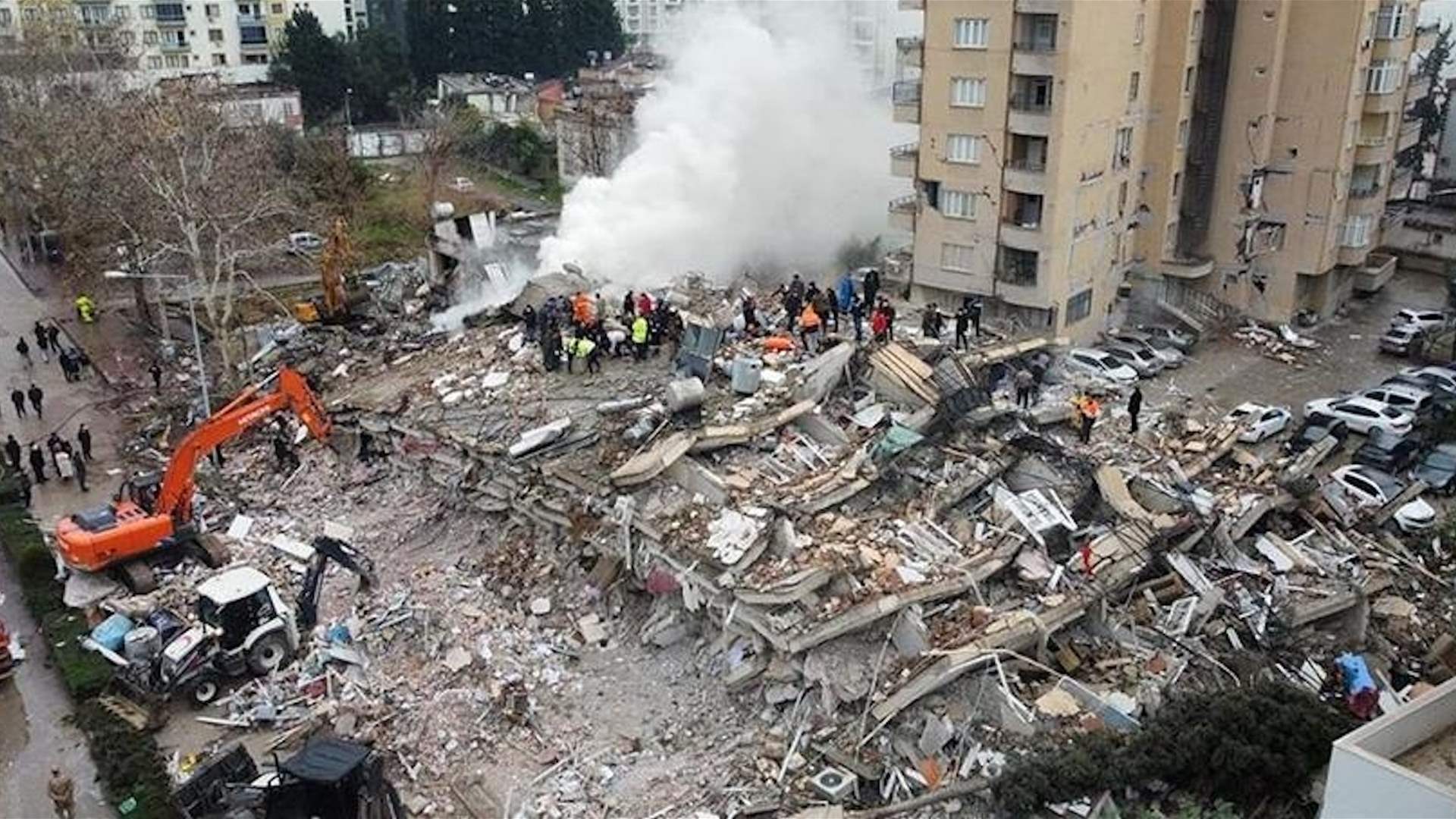ارتفاع حصيلة قتلى الزلزال في تركيا الى 2921 