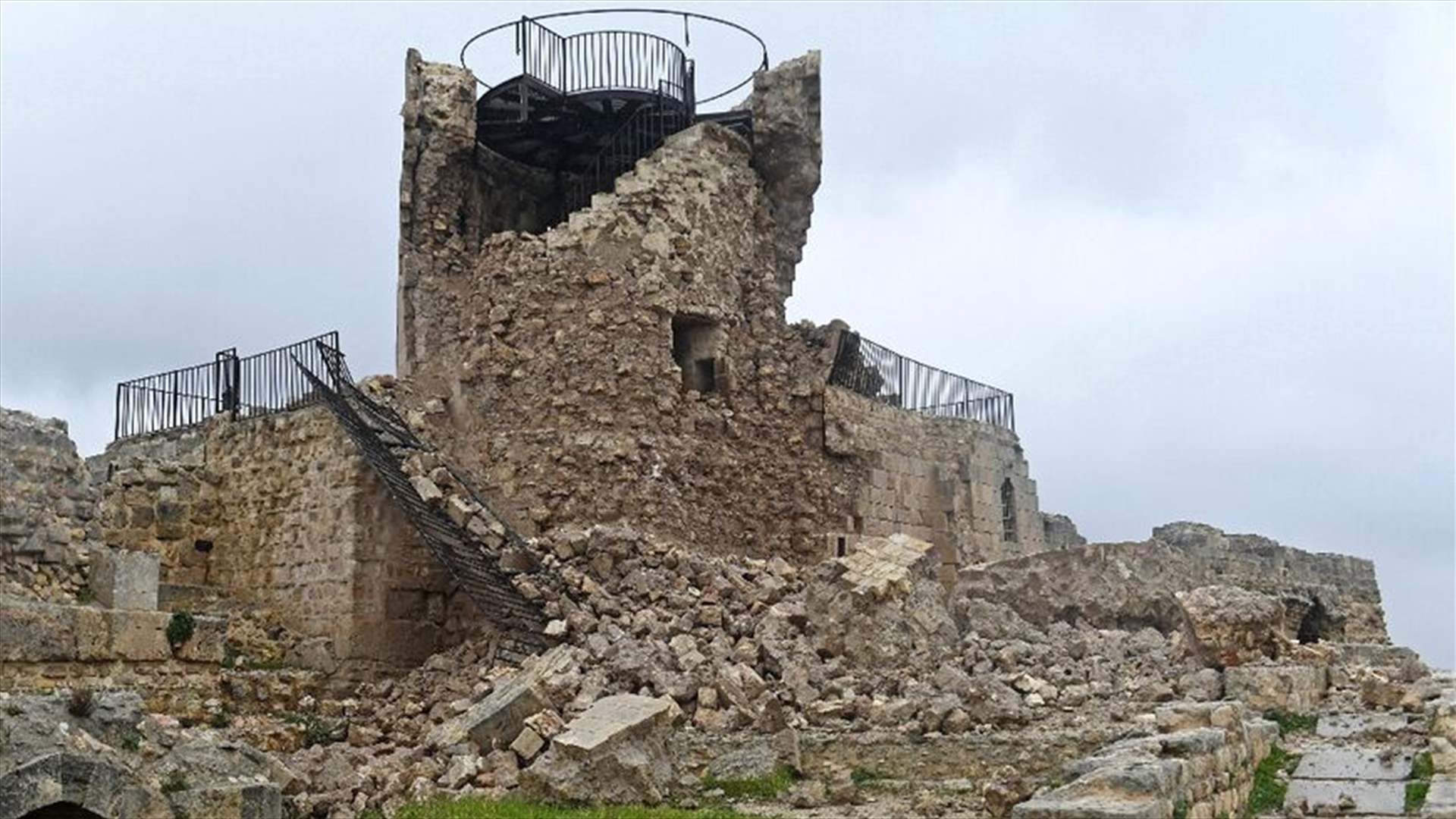 أضرار في قلعة حلب الأثرية جراء الزلزال المدمّر