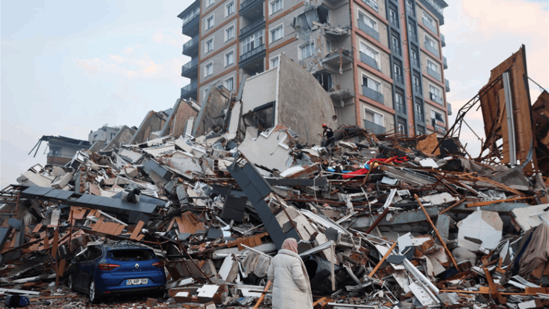 Earthquake rescue work moves slowly as death toll nears 5,000