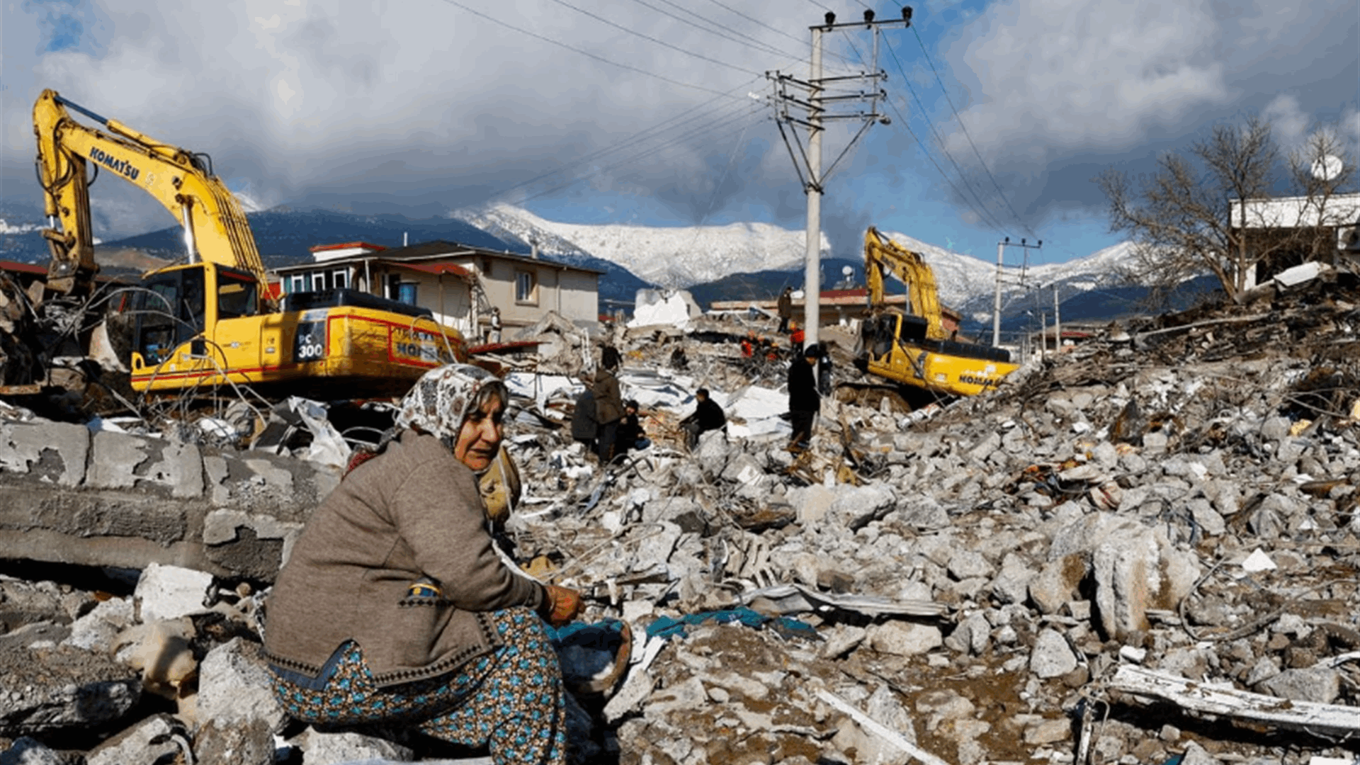 German-Turkish community races to send money and blankets to quake victims