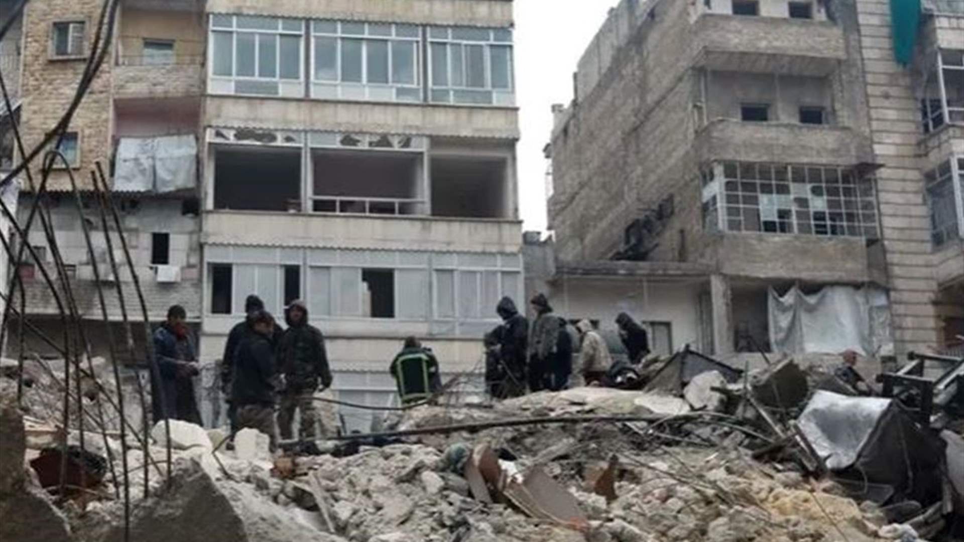 توفيت والدتها... إنقاذ طفلة حديثة الولادة من تحت الأنقاض في سوريا بعد الزلزال المدمر