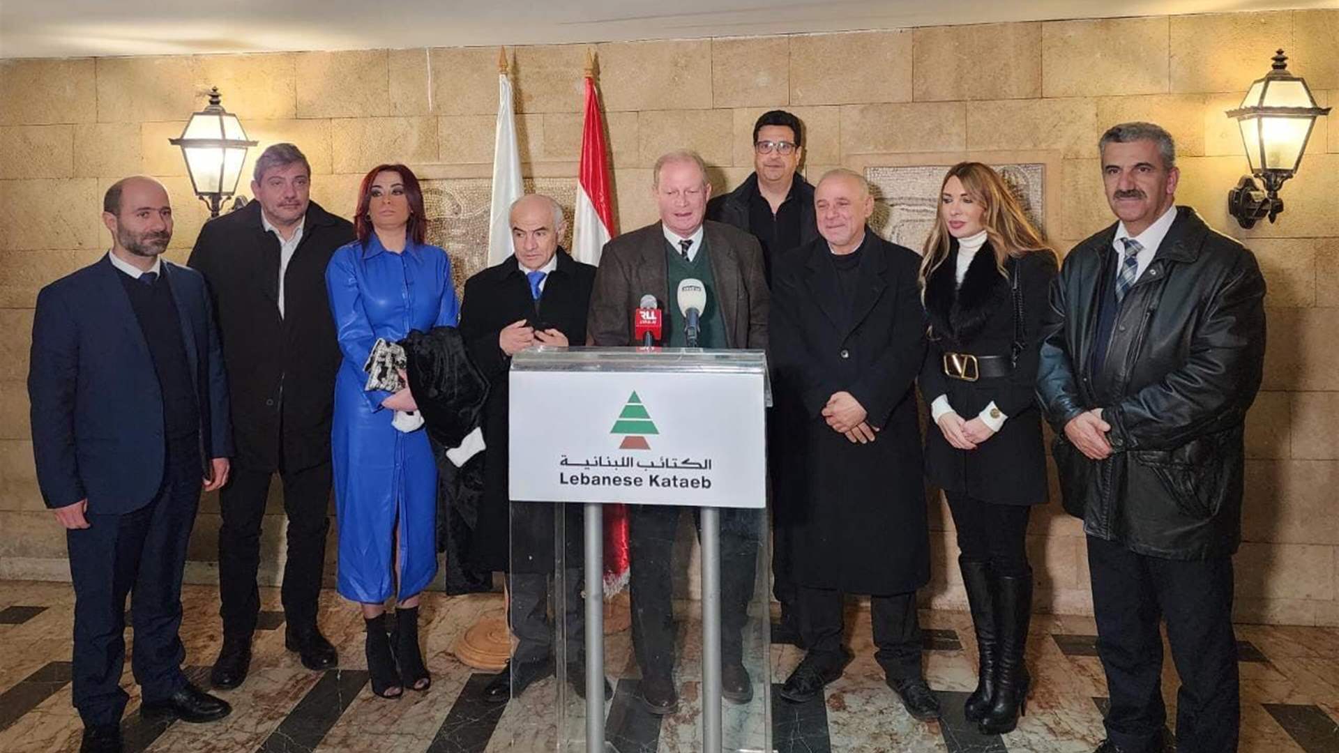 الجميل التقى شمعون على رأس وفد من الجبهة السيادية 