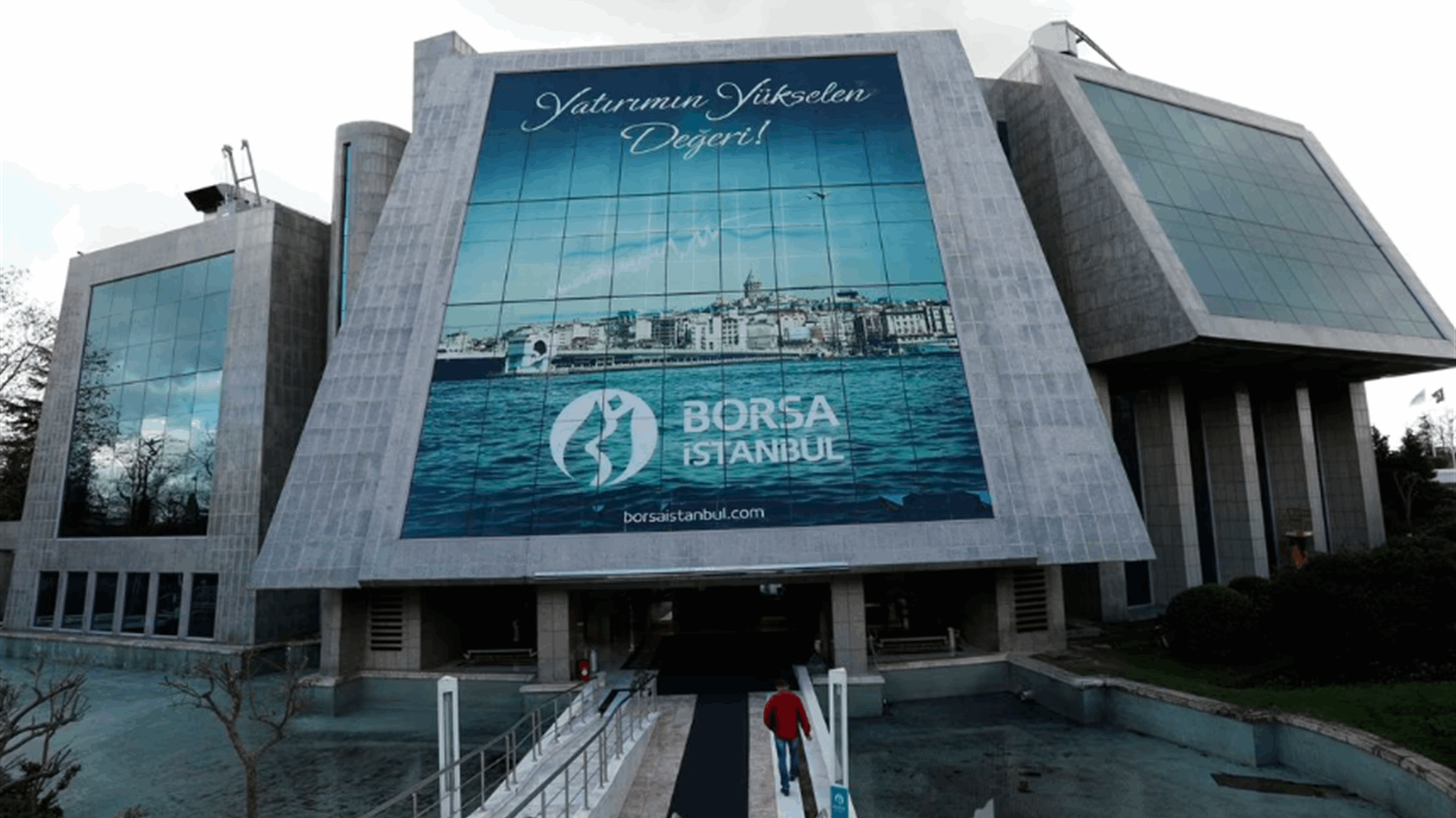 Istanbul bourse suspends trading after main index drops 7 percent