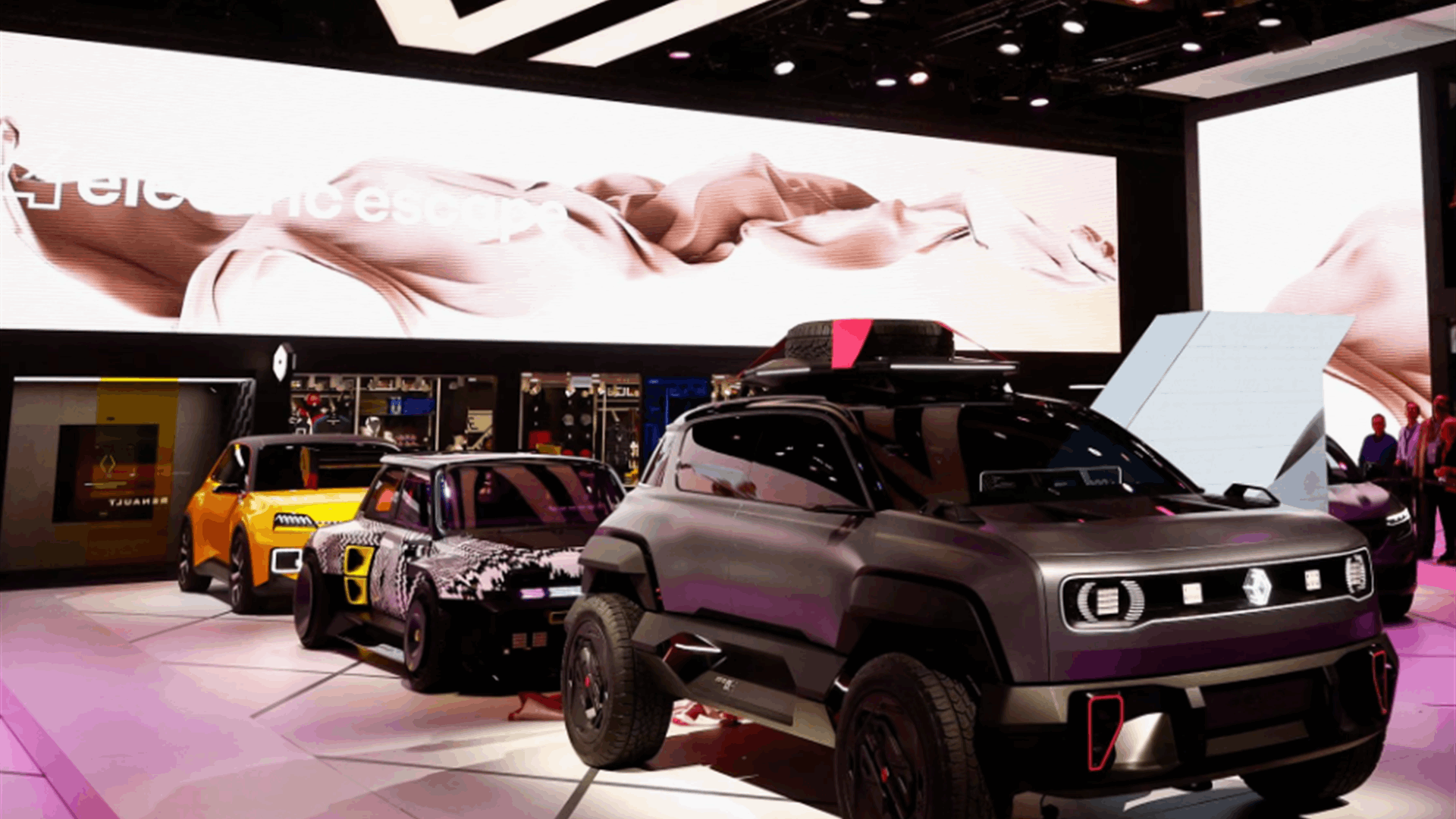Renault restores dividends on improving outlook
