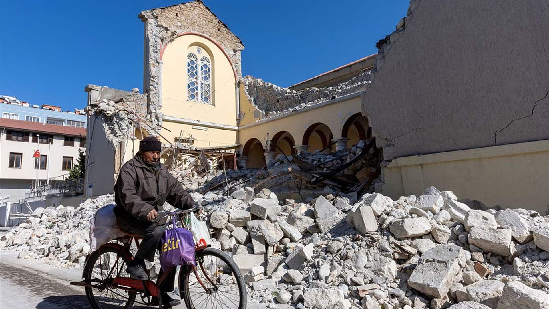 Turkey earthquakes to cost insurers $2.4 billion