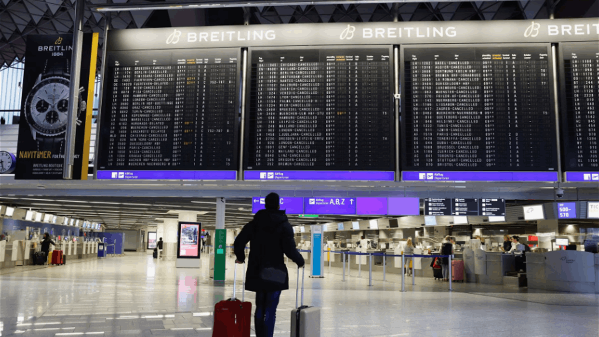 German airports strike grounds almost 300,000 passengers