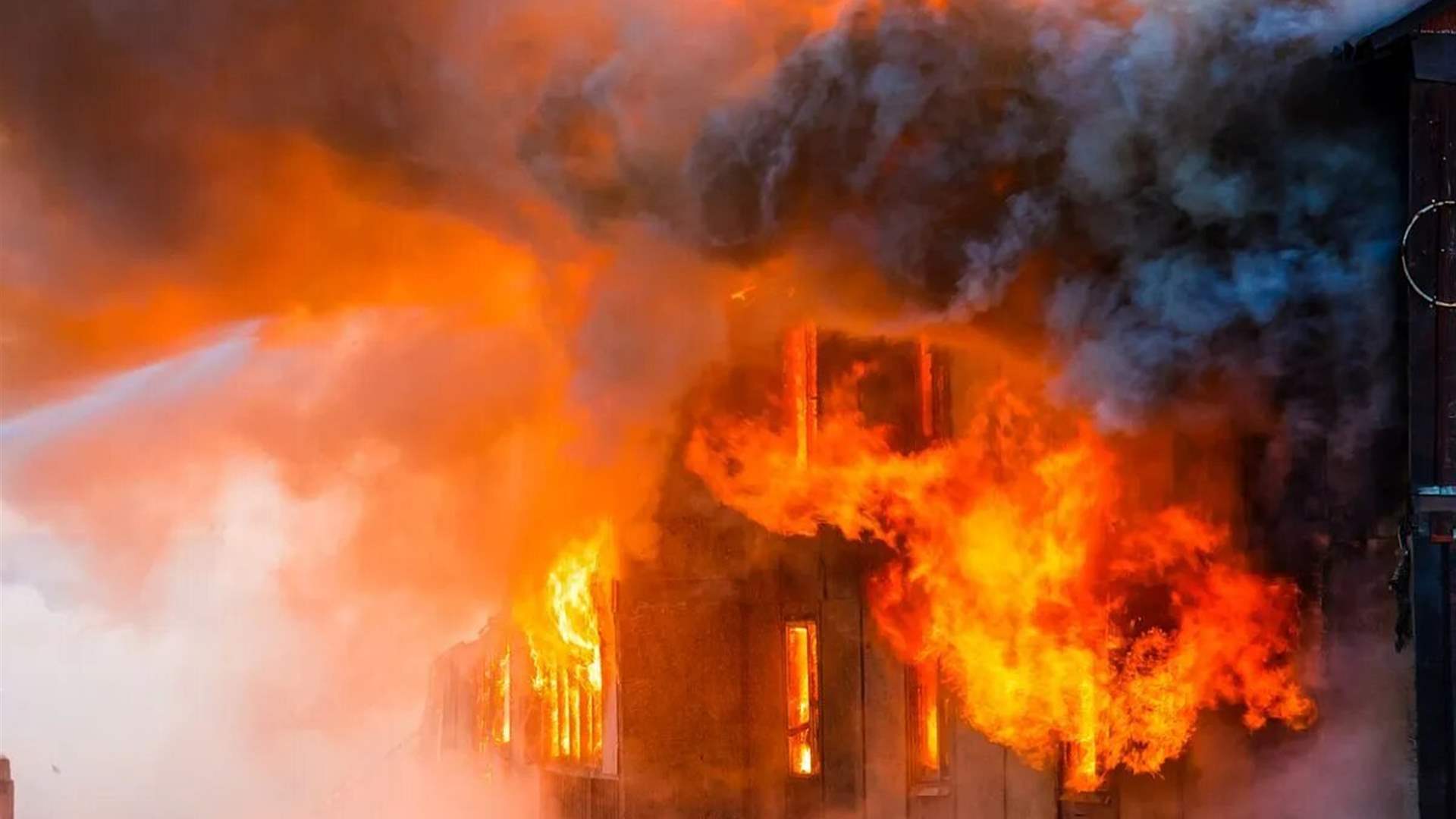 التهم أكثر من 100 متجر... حريق هائل في ولاية آسام الهندية!