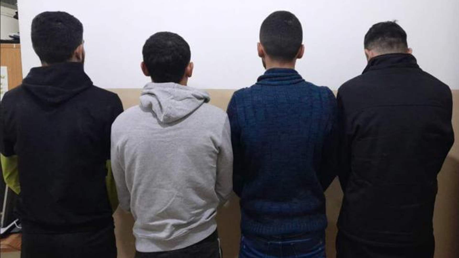 نفذوا عملية سطو مسلح إستهدفت محلًا لتحويل الأموال في السامرية وشعبة المعلومات أوقفتهم 