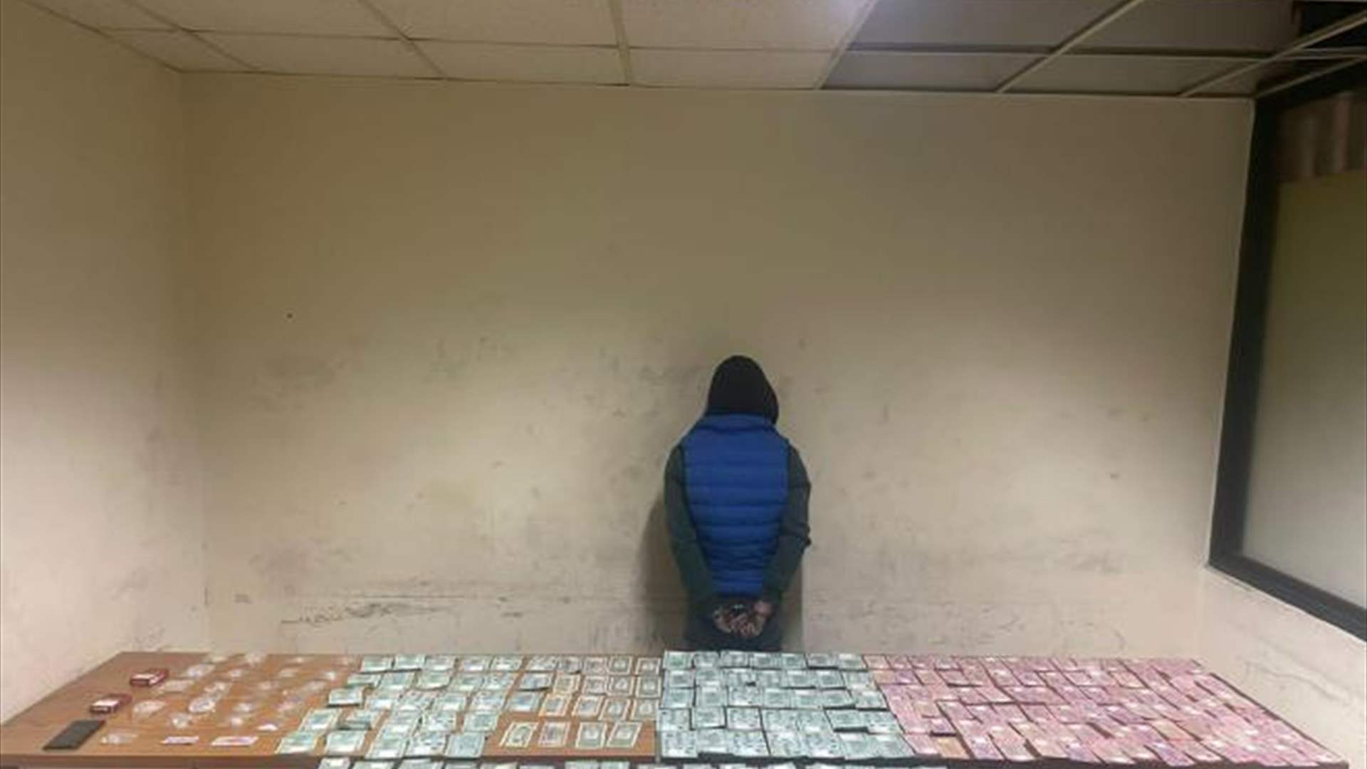 بالجرم المشهود في أنطلياس ... مروّج مخدّرات ينشط في محافظة جبل لبنان في قبضة شعبة المعلومات